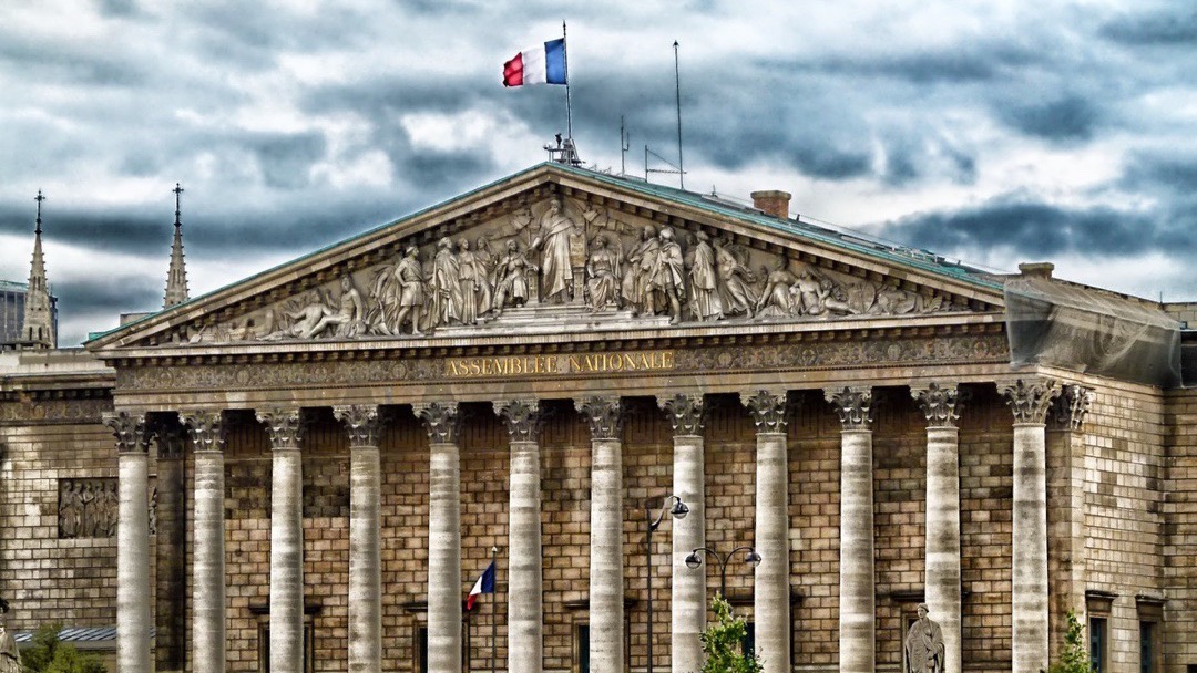 Le parlement améliore sa force de frappe dans le renseignement