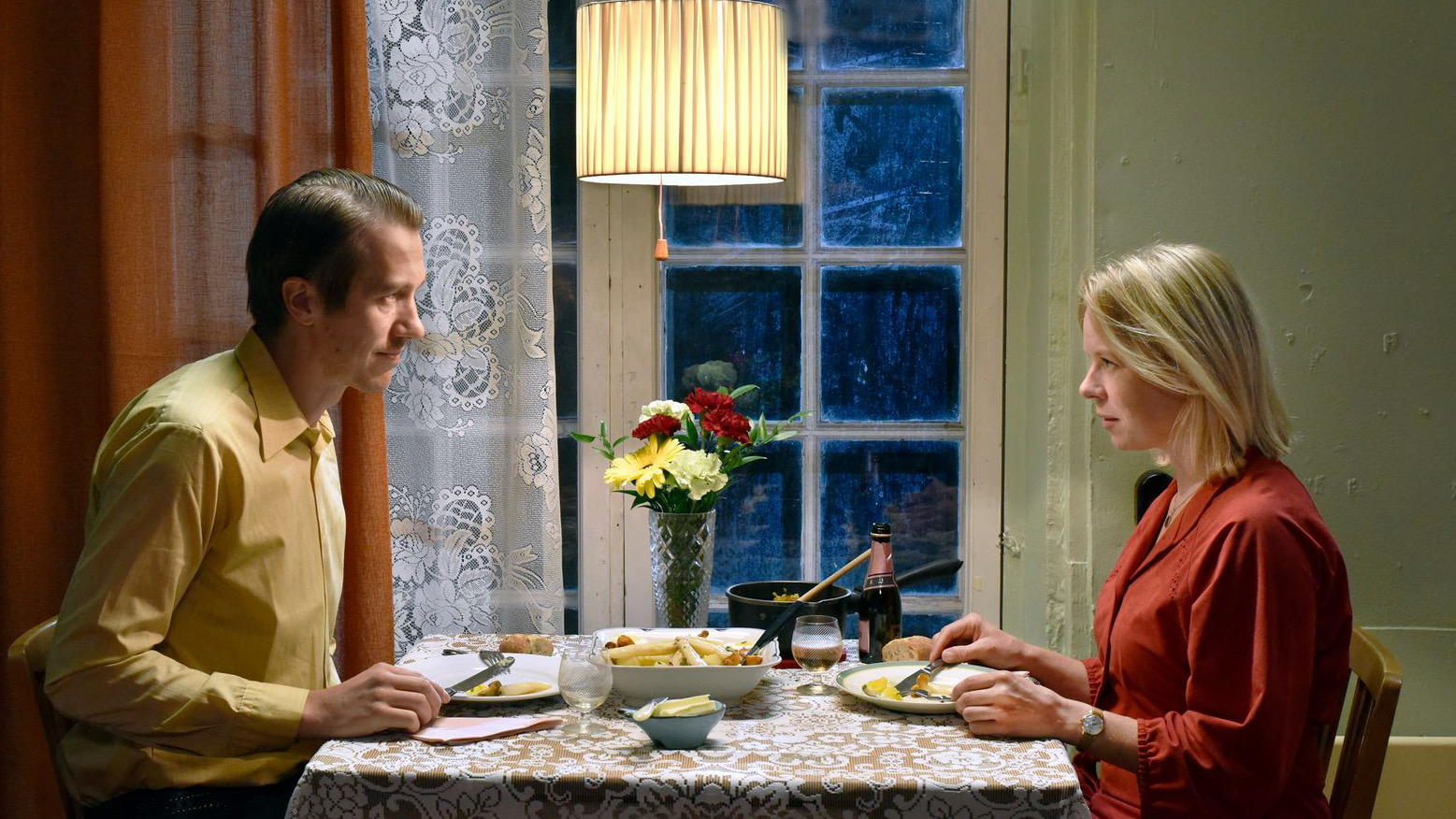 ‘‘Les feuilles mortes’’ d’Aki Kaurismäki : Une toile de maître burlesque et mélancolique