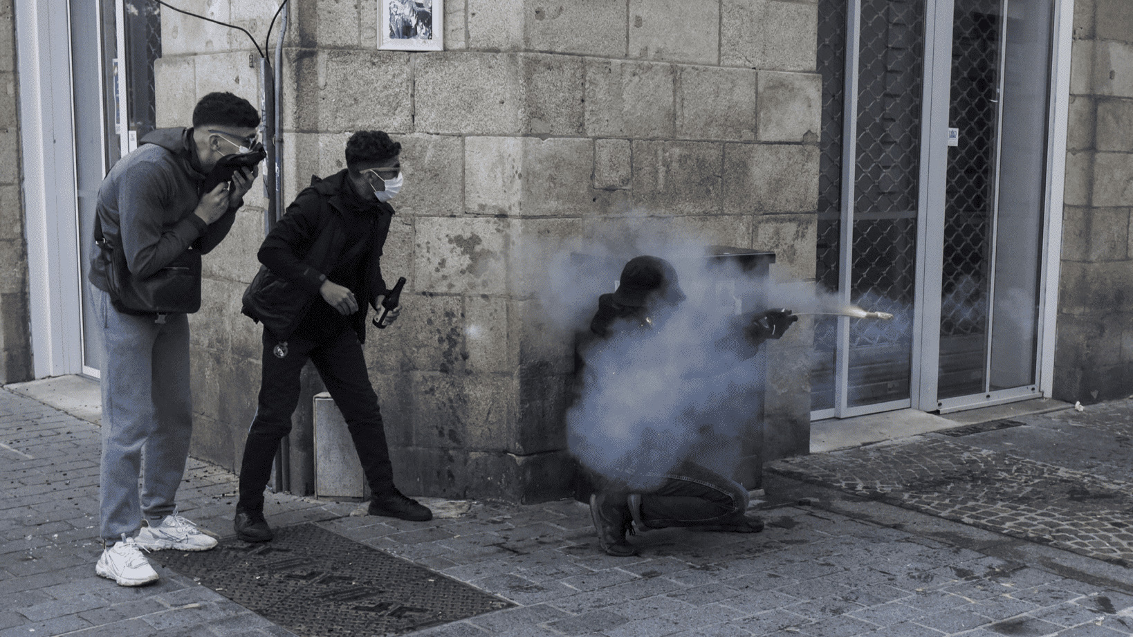 Teenage brawls: From the “ghettoisation of minds” to ultra-violence